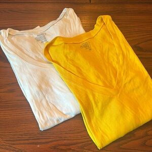 Old Navy Set of 2 Women’s Long Sleeve Tops